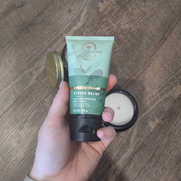 Set of three mini candles and hand cream, Amberjack, Voluspa, Aromatherapy - Picture 8 of 9